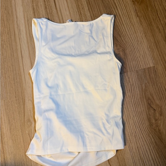 H&M Cream Sleeveless Tank Top - Picture 2 of 3